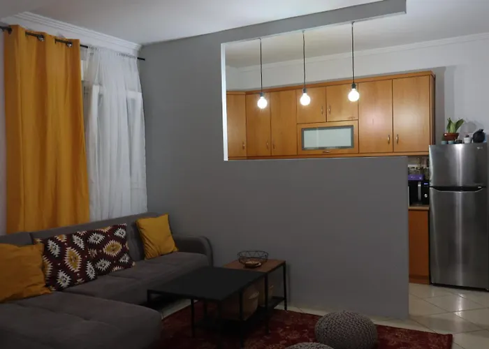 όμορφο με αυλή Apartment *