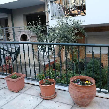 όμορφο με αυλή *