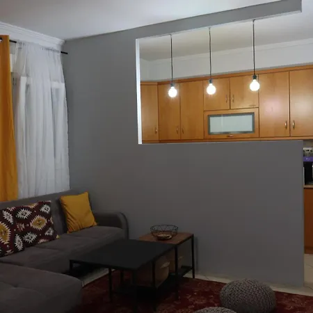 όμορφο με αυλή Apartament *